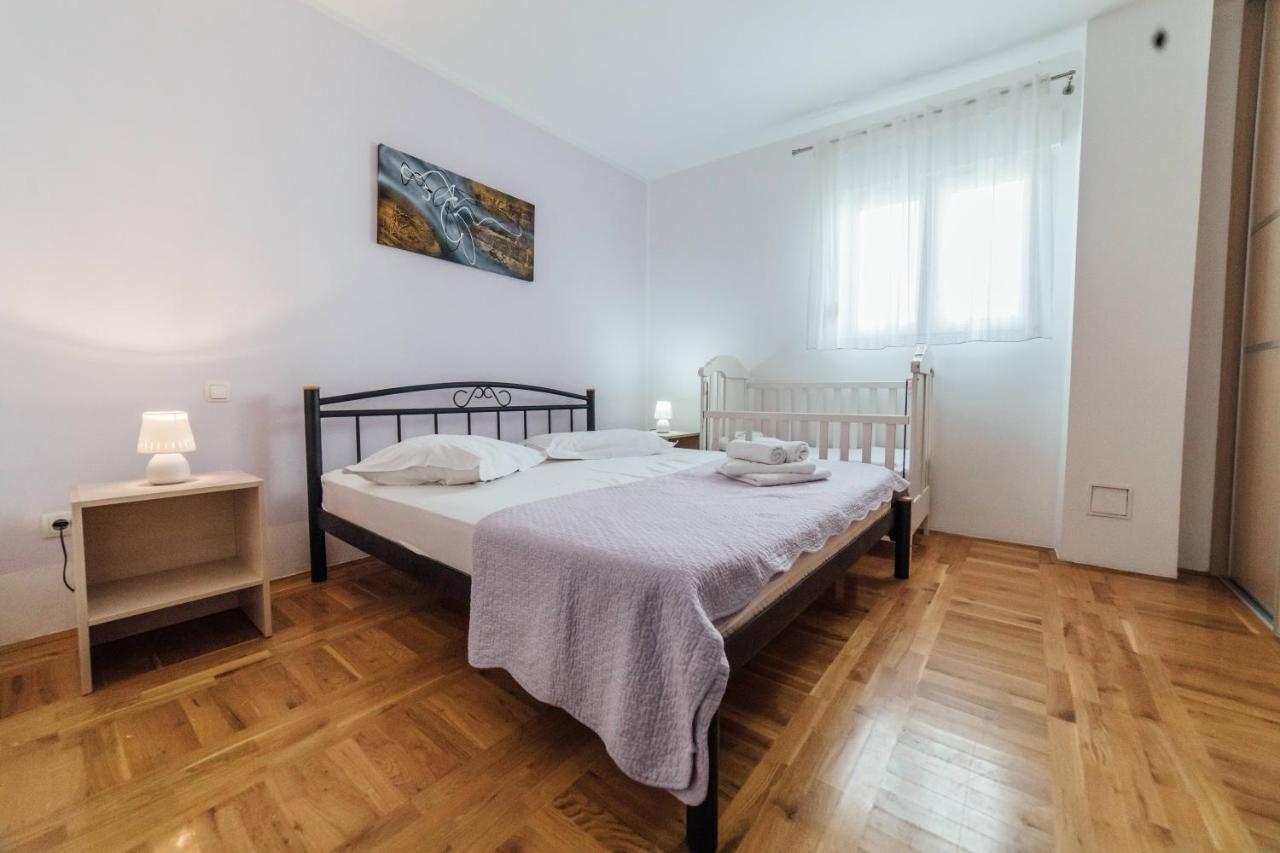 אומיס Villa Lidija מראה חיצוני תמונה