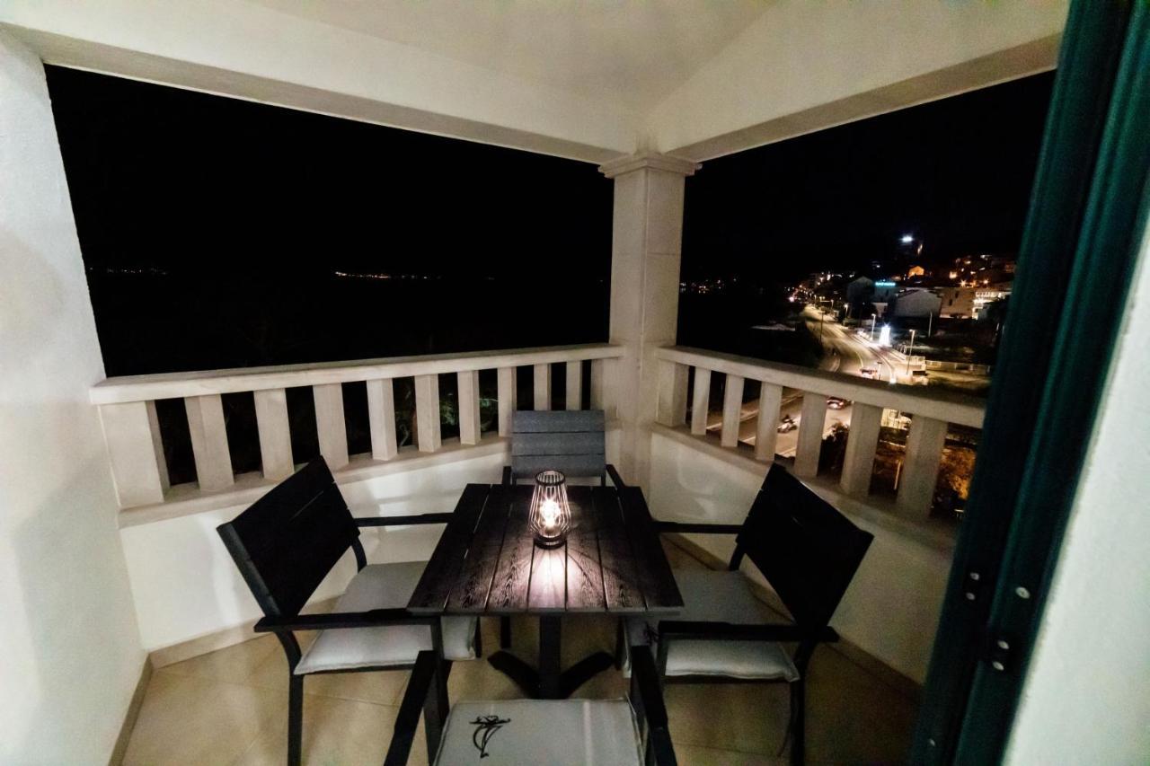 אומיס Villa Lidija מראה חיצוני תמונה